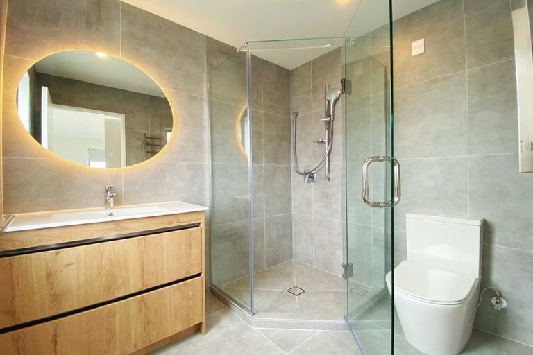 Photo of property in 37a Forrest Hill Road, Milford, Auckland, 0620