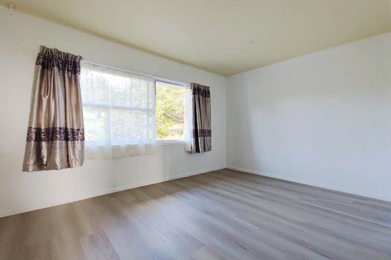 Photo of property in 2/352 Glenfield Road, Glenfield, Auckland, 0629