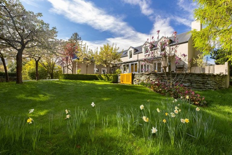 Photo of property in Millbrook Resort, 9 Chalmers Close, Arrowtown, 9371