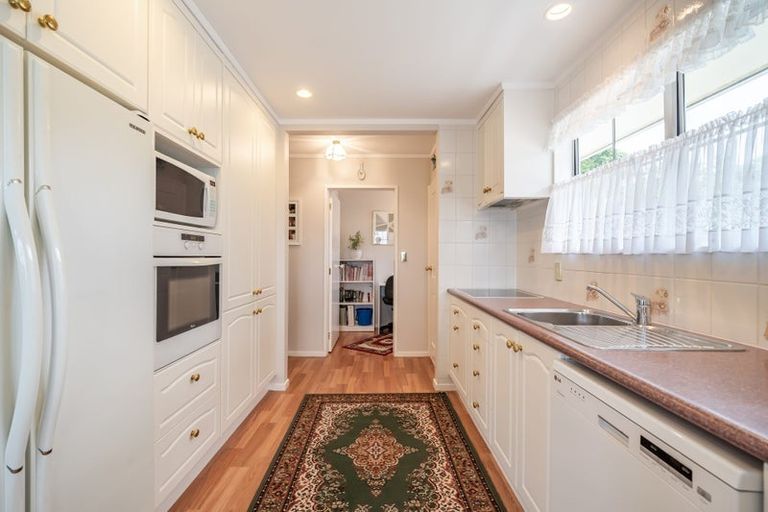 Photo of property in 9 Shaftesbury Grove, Stokes Valley, Lower Hutt, 5019