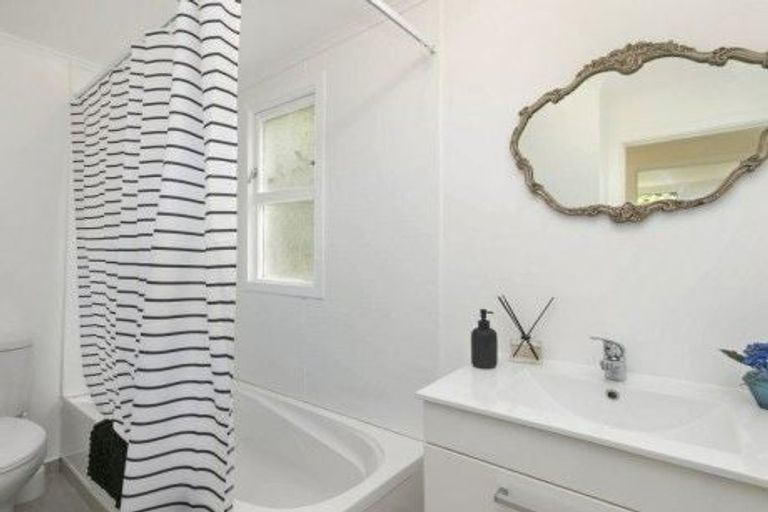 Photo of property in 101 Normandale Road, Normandale, Lower Hutt, 5010