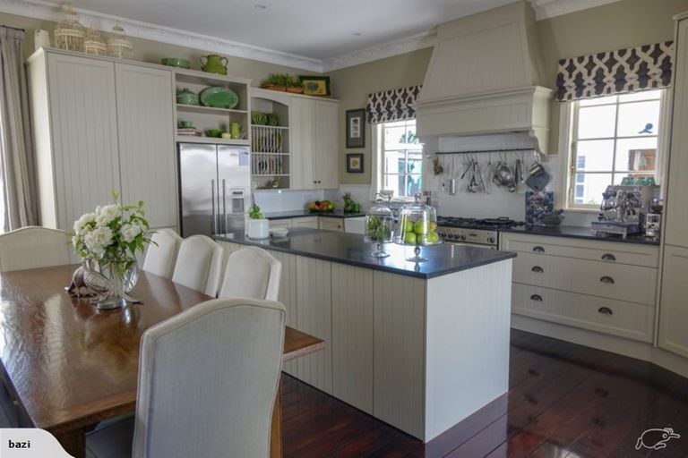 Photo of property in 10 Dixon Street, Carterton, 5713