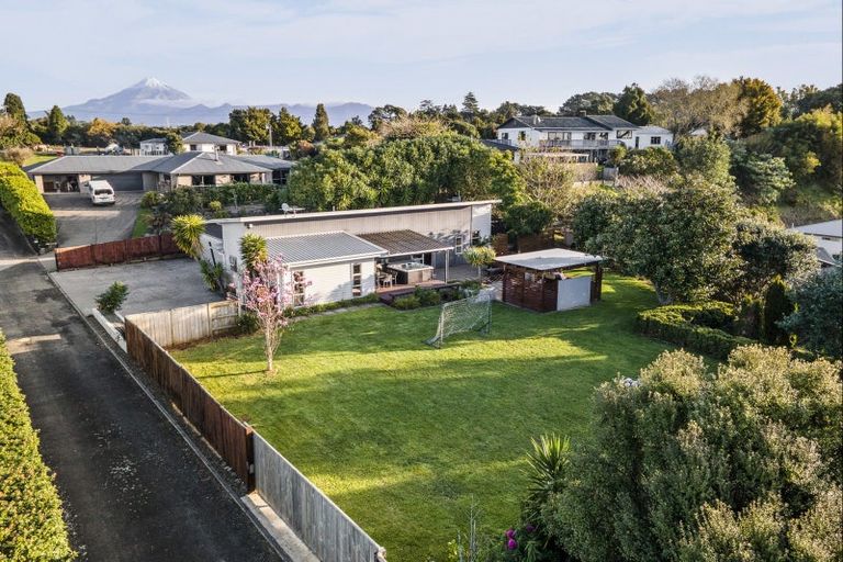 Photo of property in 23 Heta Road, Highlands Park, New Plymouth, 4312