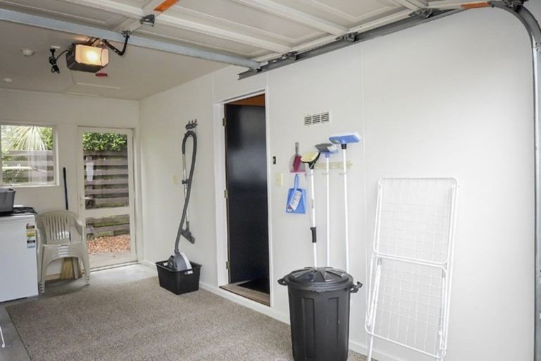 Photo of property in 6a Hilton Road, St Andrews, Hamilton, 3200