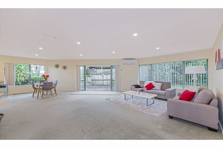 Photo of property in 2/115 Arran Road, Browns Bay, Auckland, 0630