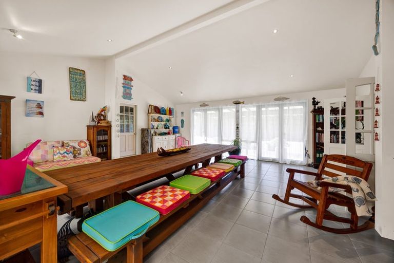 Photo of property in 9 Beach Road, Patea, 4520