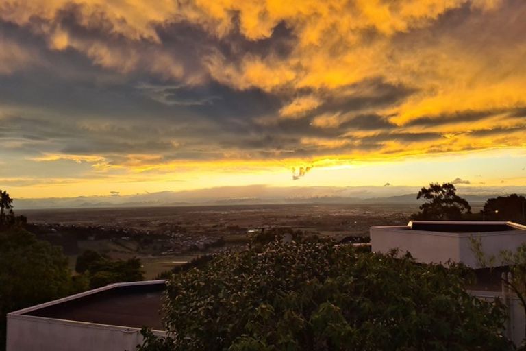 Photo of property in 182 Dyers Pass Road, Cashmere, Christchurch, 8022