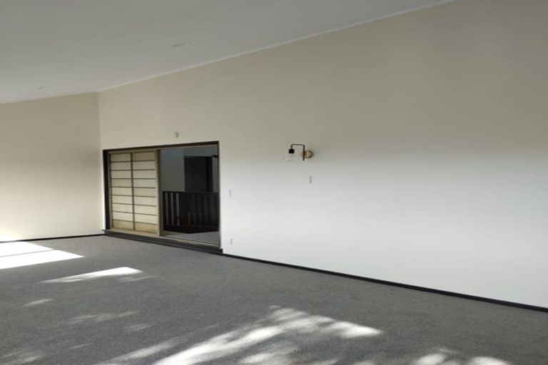 Photo of property in 19 Carluke Street, Paparangi, Wellington, 6037