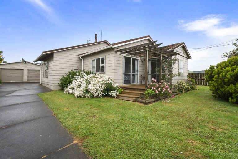 Photo of property in 1960 Parewanui Road, Parewanui, Bulls, 4894