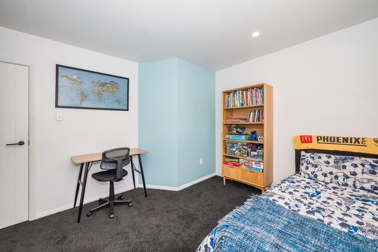 Photo of property in 100 Matatua Road, Raumati Beach, Paraparaumu, 5032