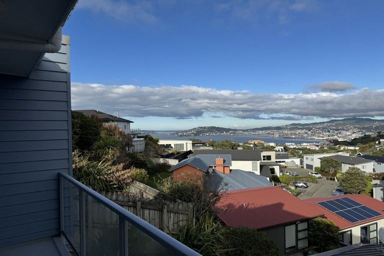 Photo of property in 52d Mandalay Terrace, Khandallah, Wellington, 6035