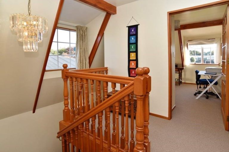 Photo of property in 32 Main North Road, Woodend, 7610