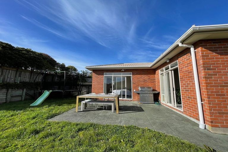 Photo of property in 35 Erlestoke Crescent, Churton Park, Wellington, 6037