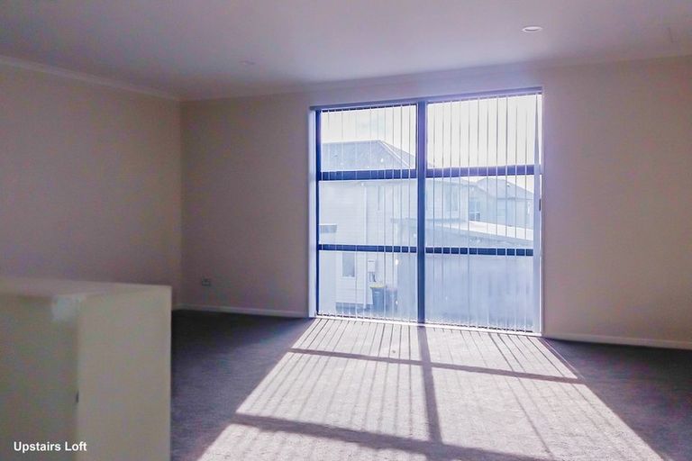 Photo of property in 7 Taupinga Way, Takanini, 2112