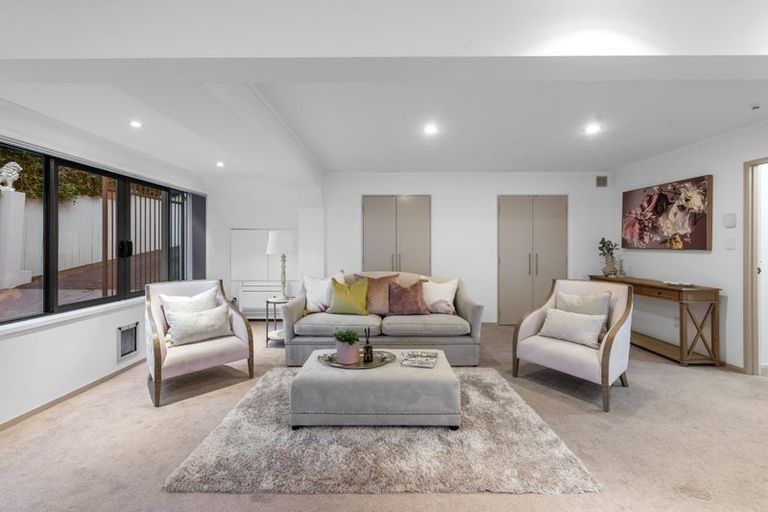 Photo of property in 2/10 Lilford Place, Half Moon Bay, Auckland, 2012