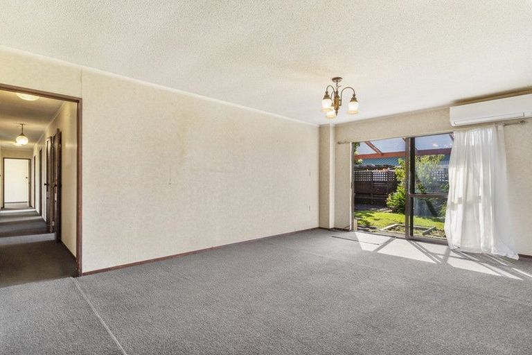 Photo of property in 8 Taihiki Road, Clarks Beach, 2122