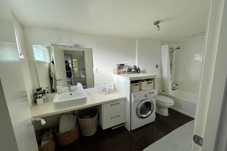 Photo of property in 5 Stafford Street, Mount Victoria, Wellington, 6011