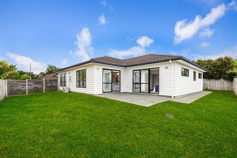 Photo of property in 8 Bonny Crescent, Massey, Auckland, 0614