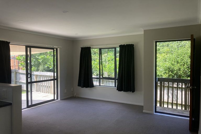 Photo of property in 21 Mona Vale, West Harbour, Auckland, 0618