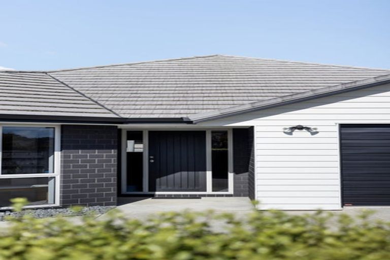 Photo of property in 45 Plescher Crescent, Leamington, Cambridge, 3432