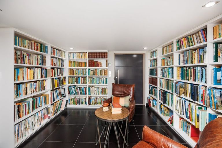 Photo of property in 25 Trent Avenue, Hokowhitu, Palmerston North, 4410