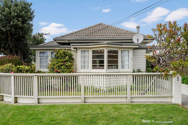 Photo of property in 1 Izard Road, Khandallah, Wellington, 6035