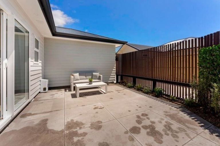 Photo of property in 6a Elm Street, Ebdentown, Upper Hutt, 5018