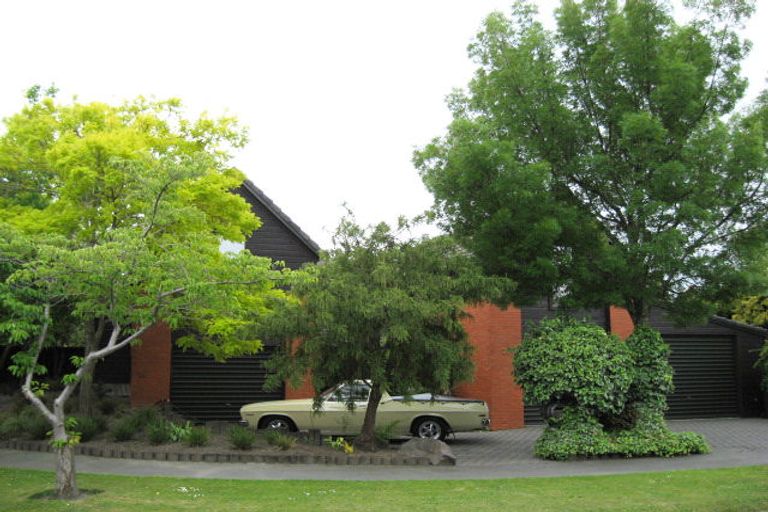 Photo of property in 26 Hawkswood Place, Avonhead, Christchurch, 8042