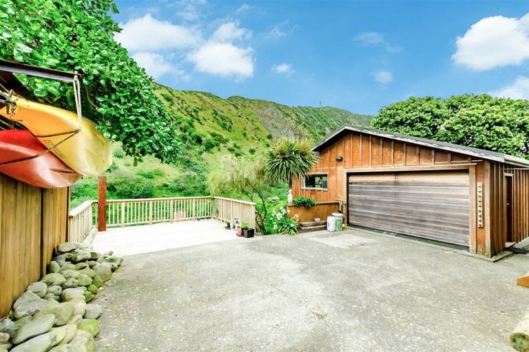 Photo of property in 72 Tilley Road, Paekakariki, 5034