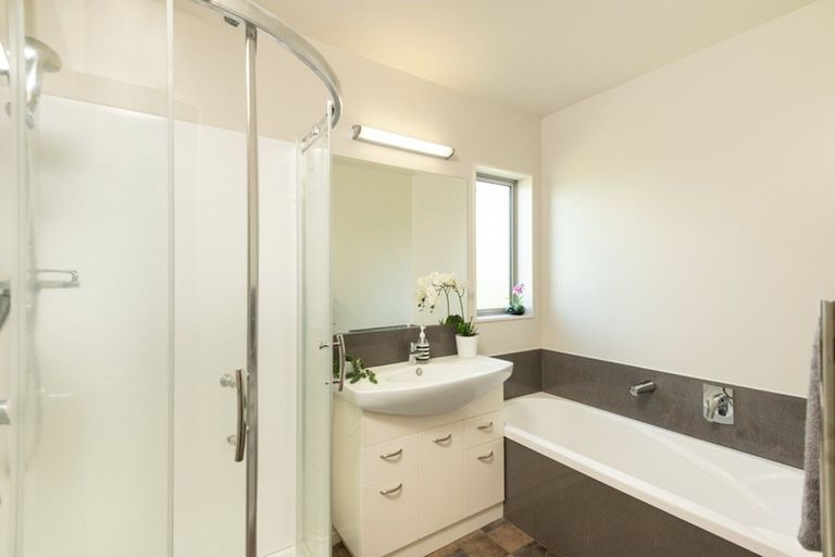 Photo of property in 39 Scoria Close, Pyes Pa, Tauranga, 3112