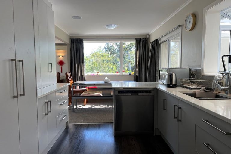 Photo of property in 49 Woodfern Crescent, Titirangi, Auckland, 0604