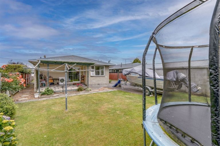 Photo of property in 38 Chedworth Avenue, Bishopdale, Christchurch, 8053