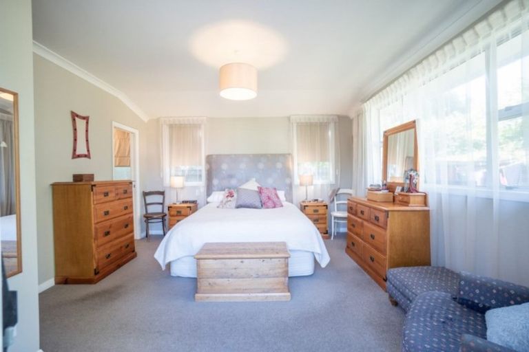 Photo of property in 36 Churchill Avenue, Hokowhitu, Palmerston North, 4410