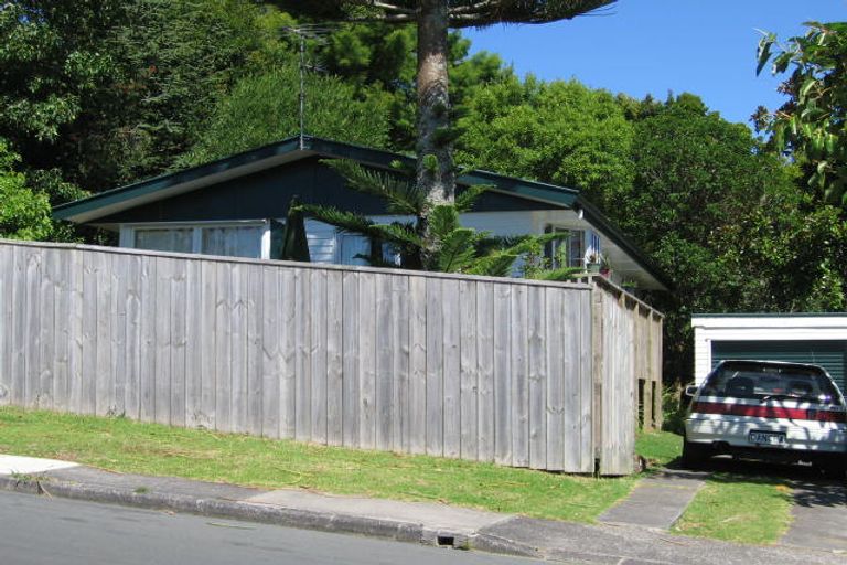 Photo of property in 18 Acacia Road, Torbay, Auckland, 0632
