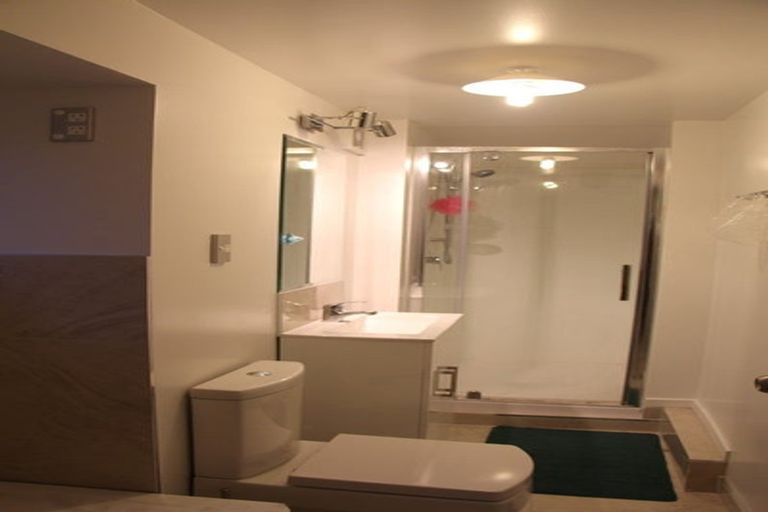 Photo of property in 3 Celeste Place, Totara Vale, Auckland, 0627