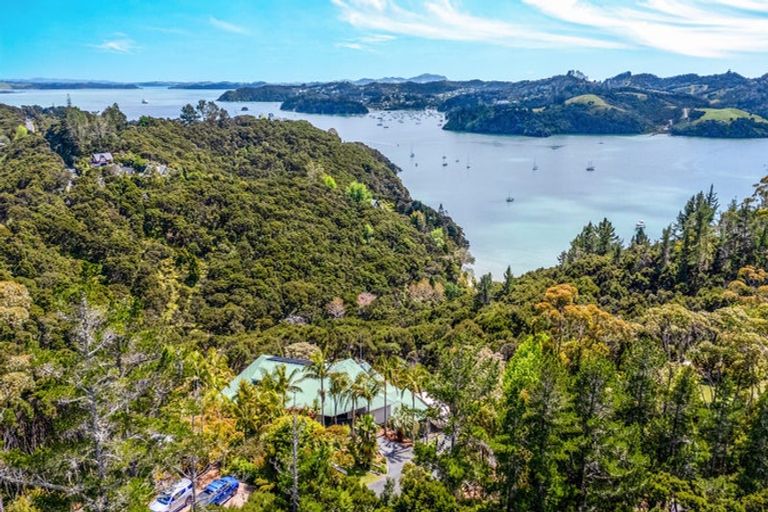 Photo of property in 104 Te Wahapu Road, Russell, 0272