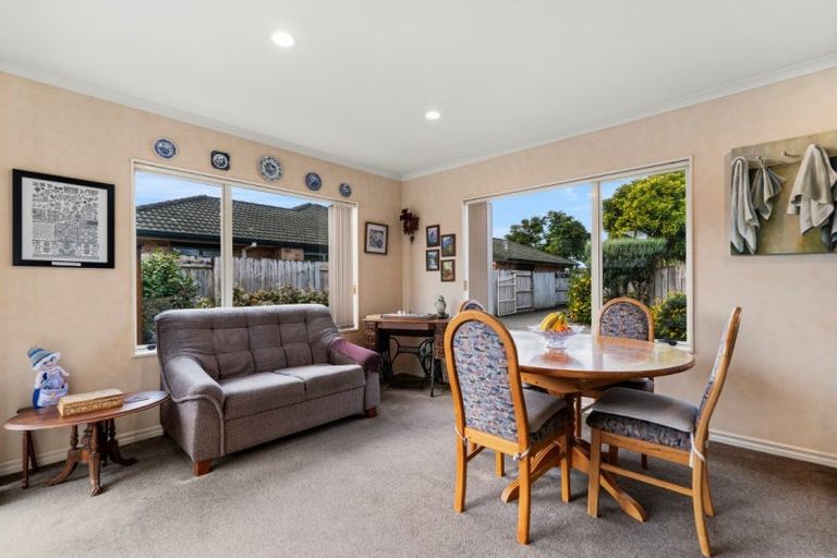 Photo of property in 70 Tuihana Drive, Papamoa Beach, Papamoa, 3118