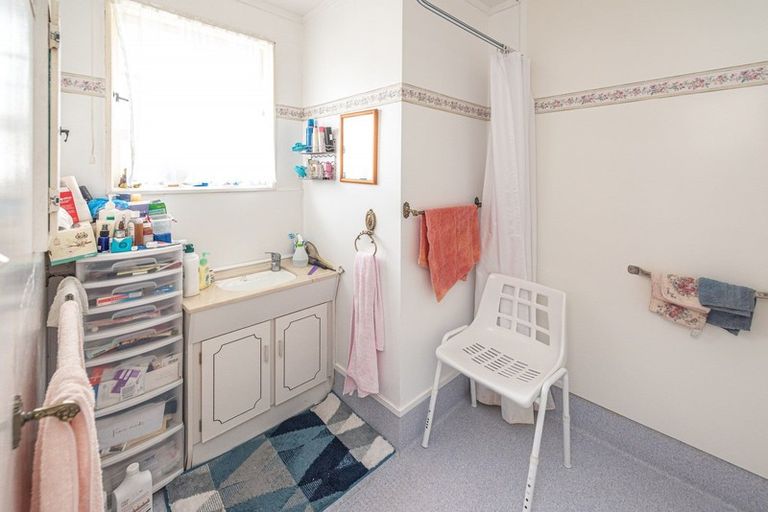 Photo of property in 27 Ward Street, Aramoho, Whanganui, 4500