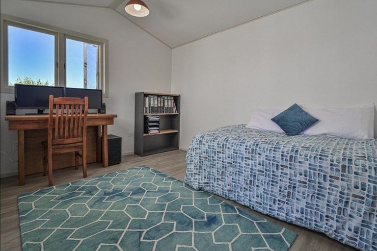 Photo of property in 2/918 Nelson Street North, Mahora, Hastings, 4120