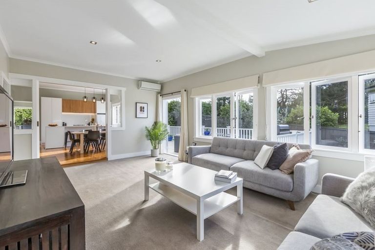 Photo of property in 13 Blacks Road, Greenhithe, Auckland, 0632