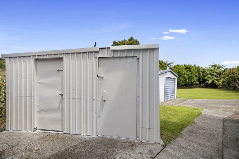 Photo of property in 14 Oawai Place, Marfell, New Plymouth, 4310