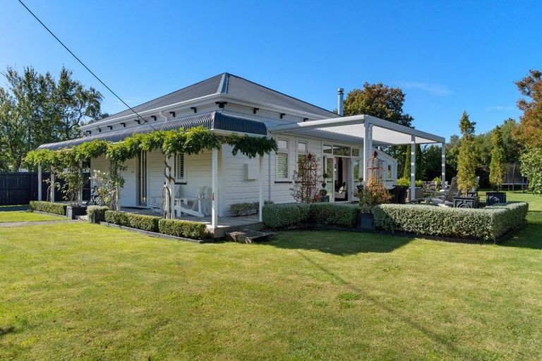 Photo of property in 63 Dublin Street, Martinborough, 5711