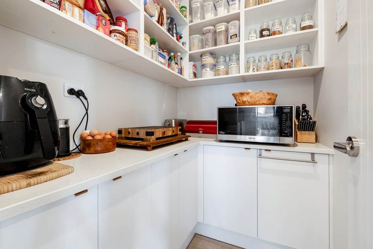 Photo of property in 87 Argent Lane, Wainui, 0932