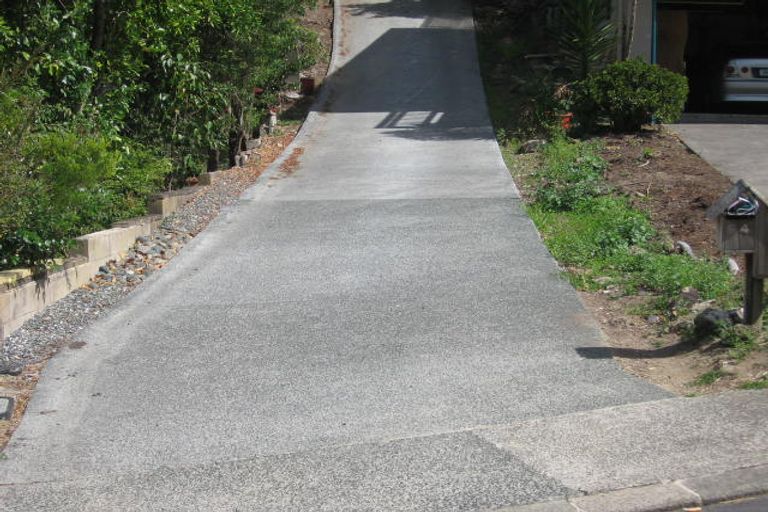 Photo of property in 84 Ayton Drive, Totara Vale, Auckland, 0629