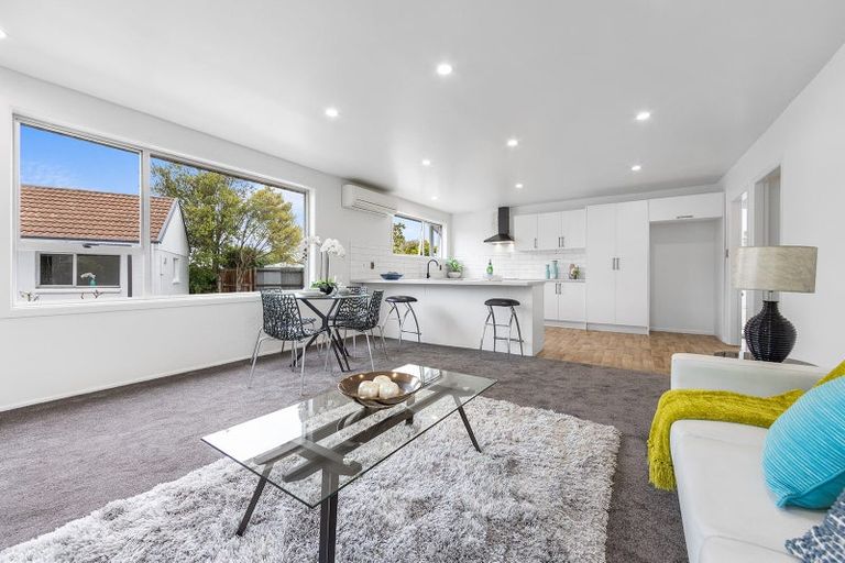 Photo of property in 21 De Bloge Place, Burwood, Christchurch, 8061