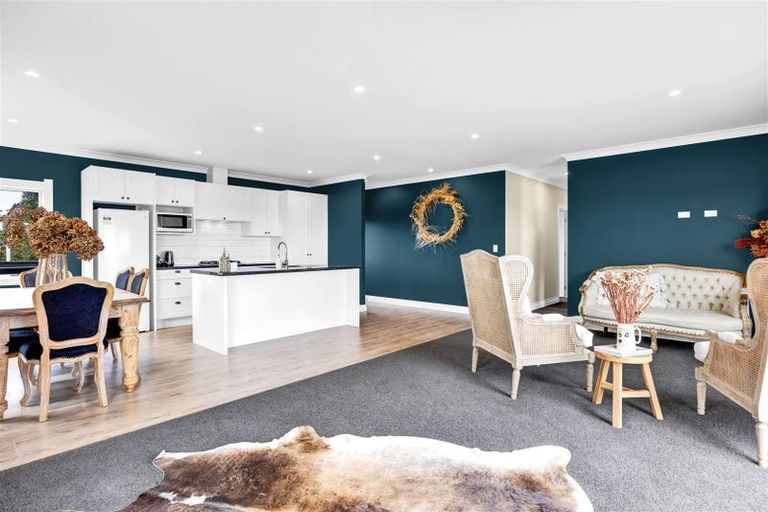 Photo of property in 22 Maple Crescent, Whalers Gate, New Plymouth, 4310