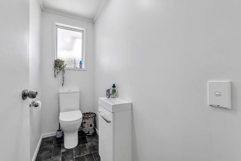 Photo of property in 6a Shaldon Crescent, Blagdon, New Plymouth, 4310