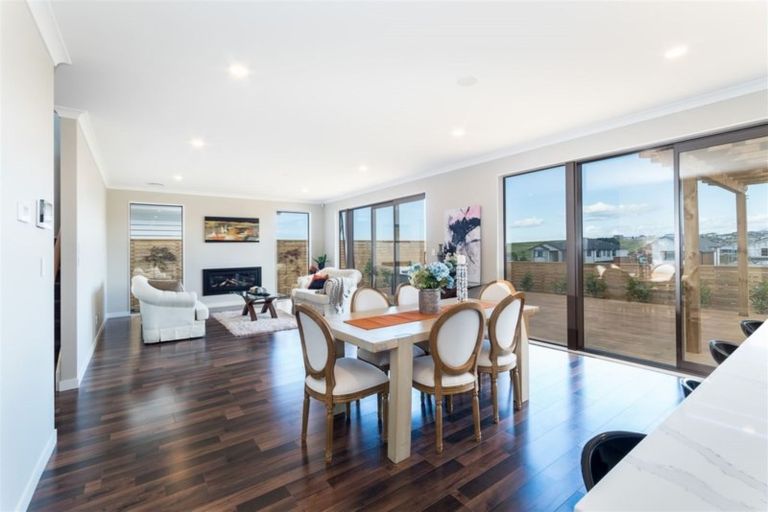 Photo of property in 17 Tawatawa Street, Long Bay, Auckland, 0630