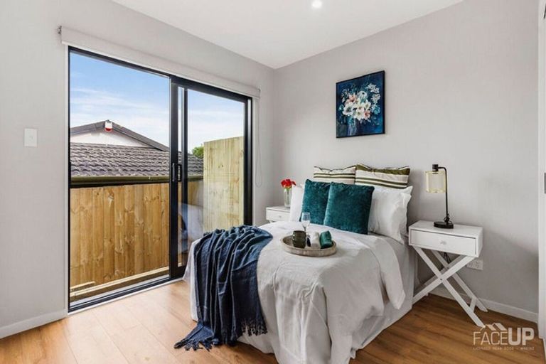 Photo of property in 43a Mirrabooka Avenue, Botany Downs, Auckland, 2010