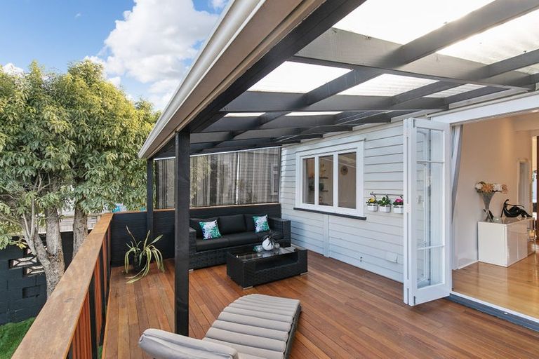Photo of property in 61 Mount Smart Road, Onehunga, Auckland, 1061